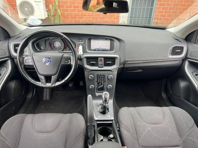 Volvo V40 D2 1.6 Summum (12)