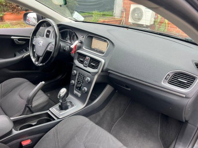 Volvo V40 D2 1.6 Summum (16)
