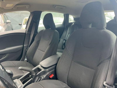 Volvo V40 D2 1.6 Summum (17)