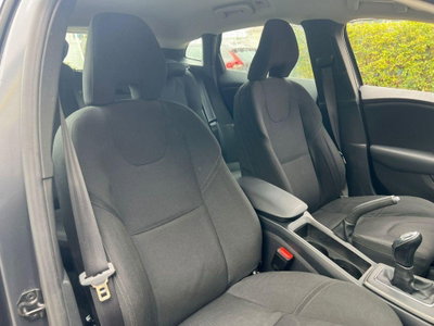 Volvo V40 D2 1.6 Summum (18)