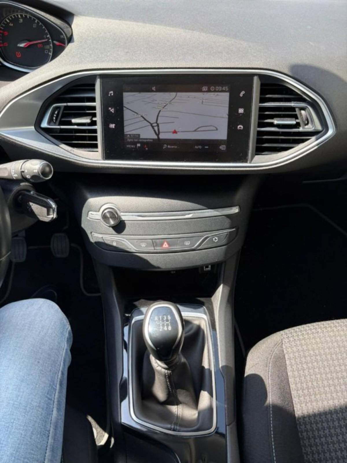 Peugeot 308 BlueHDi 130 S&S Business (10)