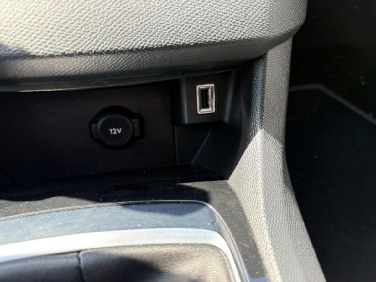 Peugeot 308 BlueHDi 130 S&S Business (13)
