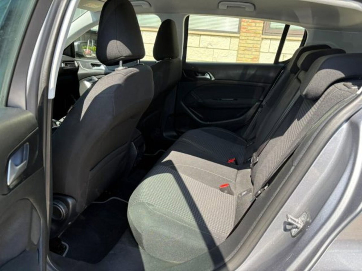 Peugeot 308 BlueHDi 130 S&S Business (8)