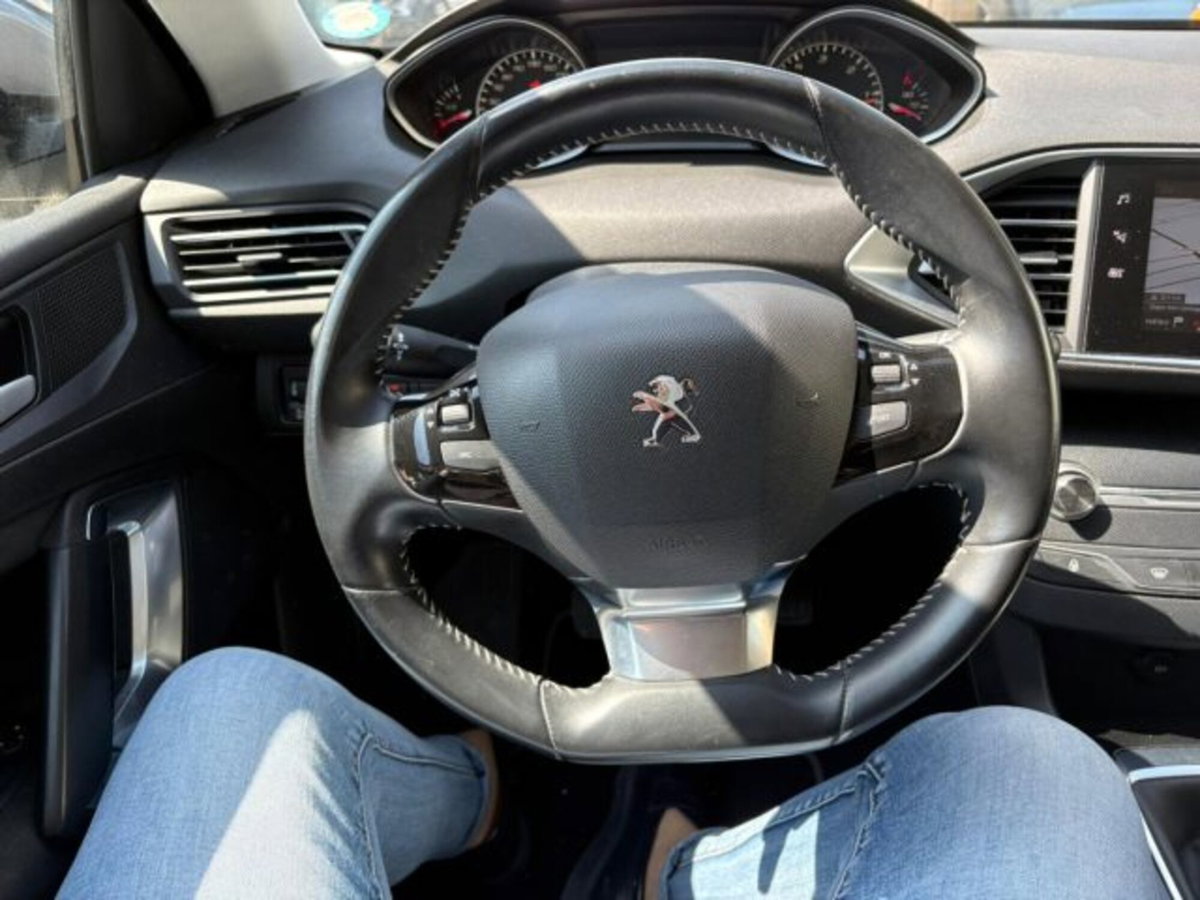 Peugeot 308 BlueHDi 130 S&S Business (9)