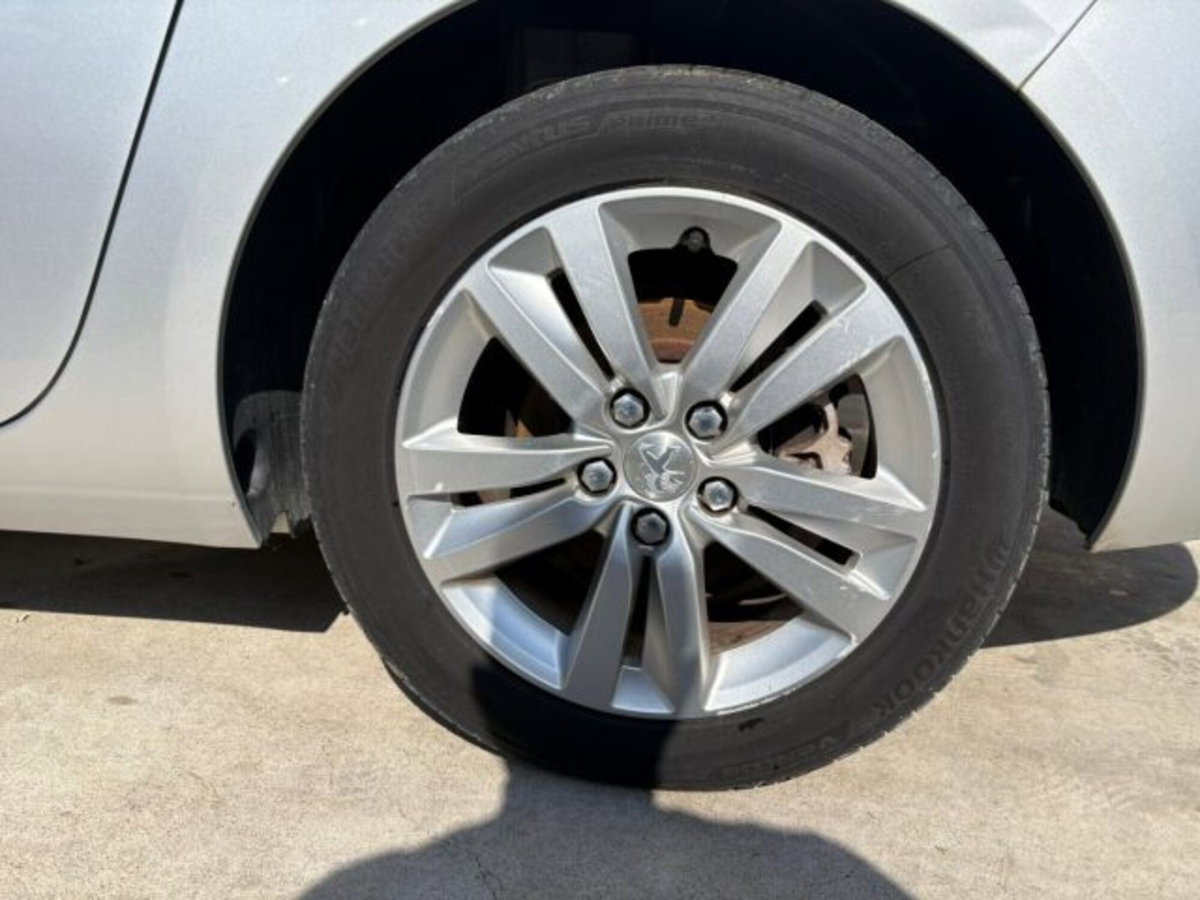 Peugeot 308 SW BlueHDi 100 S&S Active (14)