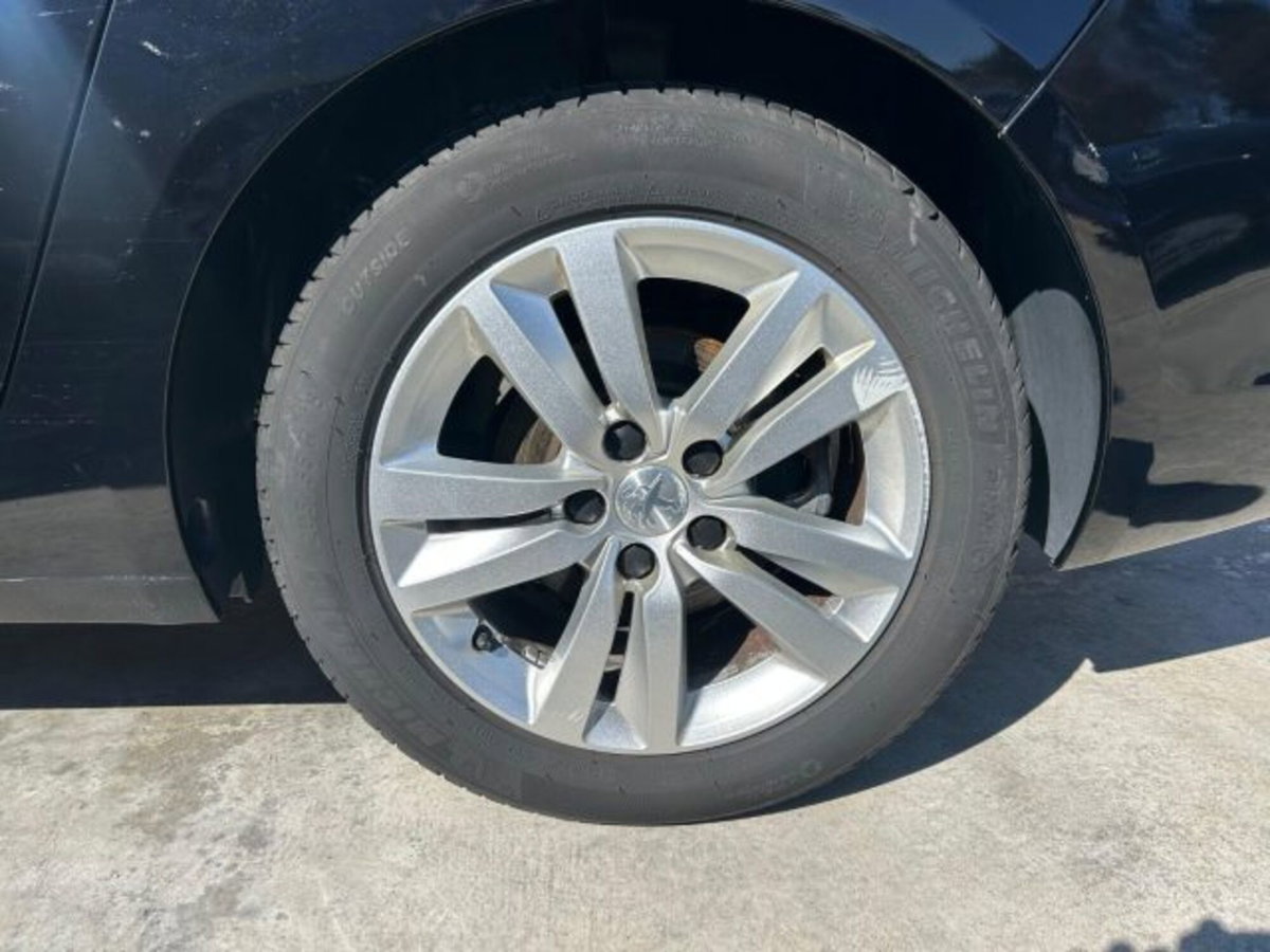 Peugeot 308 SW BlueHDi 130 S&S EAT6 Business (16)