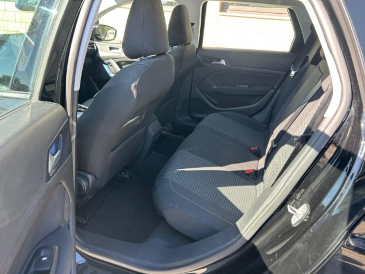 Peugeot 308 SW BlueHDi 130 S&S EAT6 Business (8)