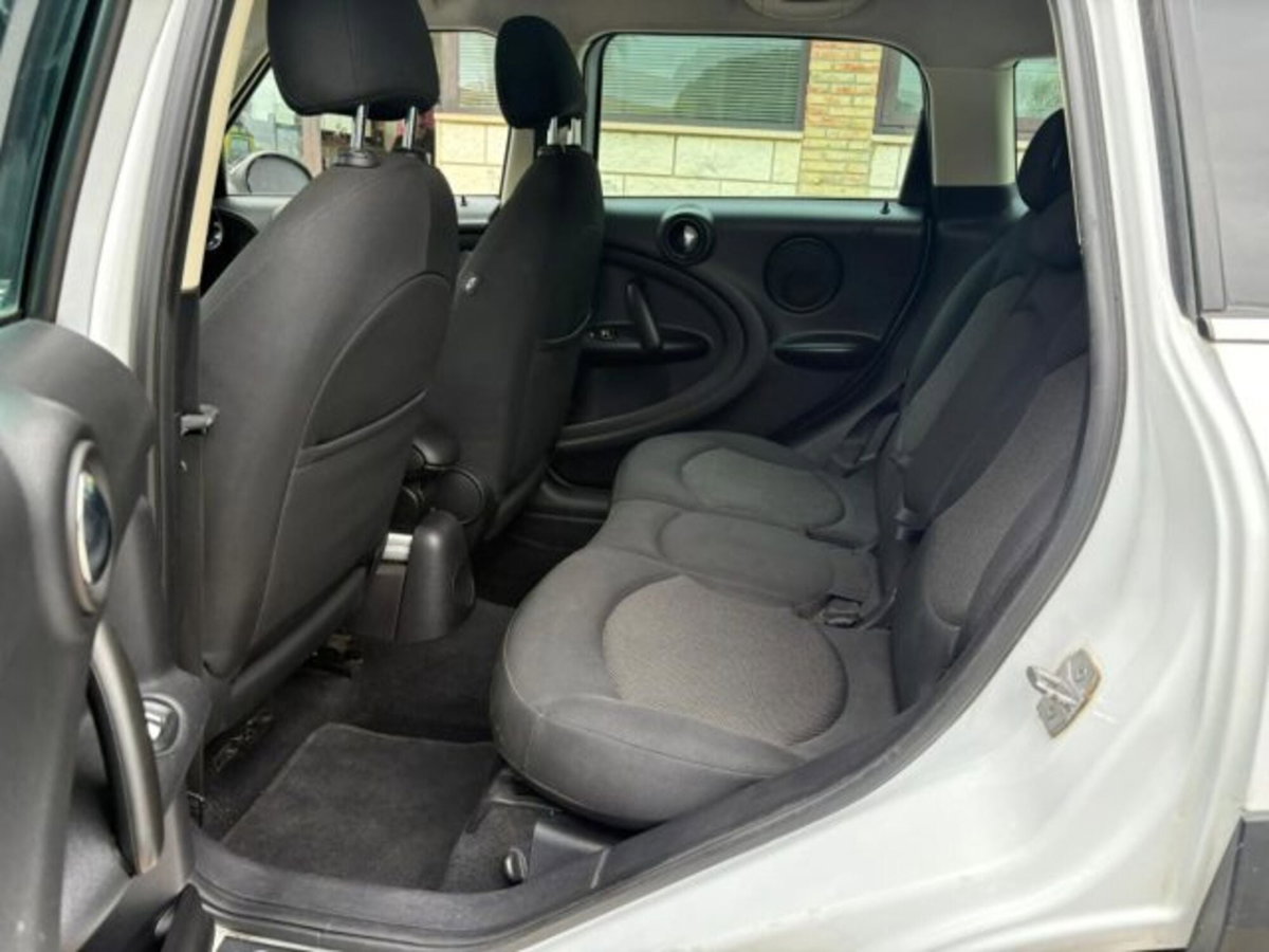 MINI Mini Countryman 1.6 Cooper D Countryman (8)