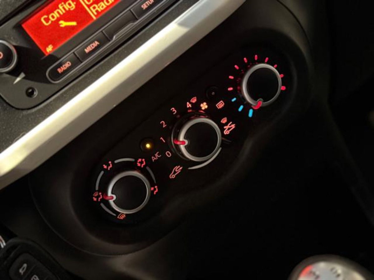 Renault Twingo SCe Stop&Start Intens (18)