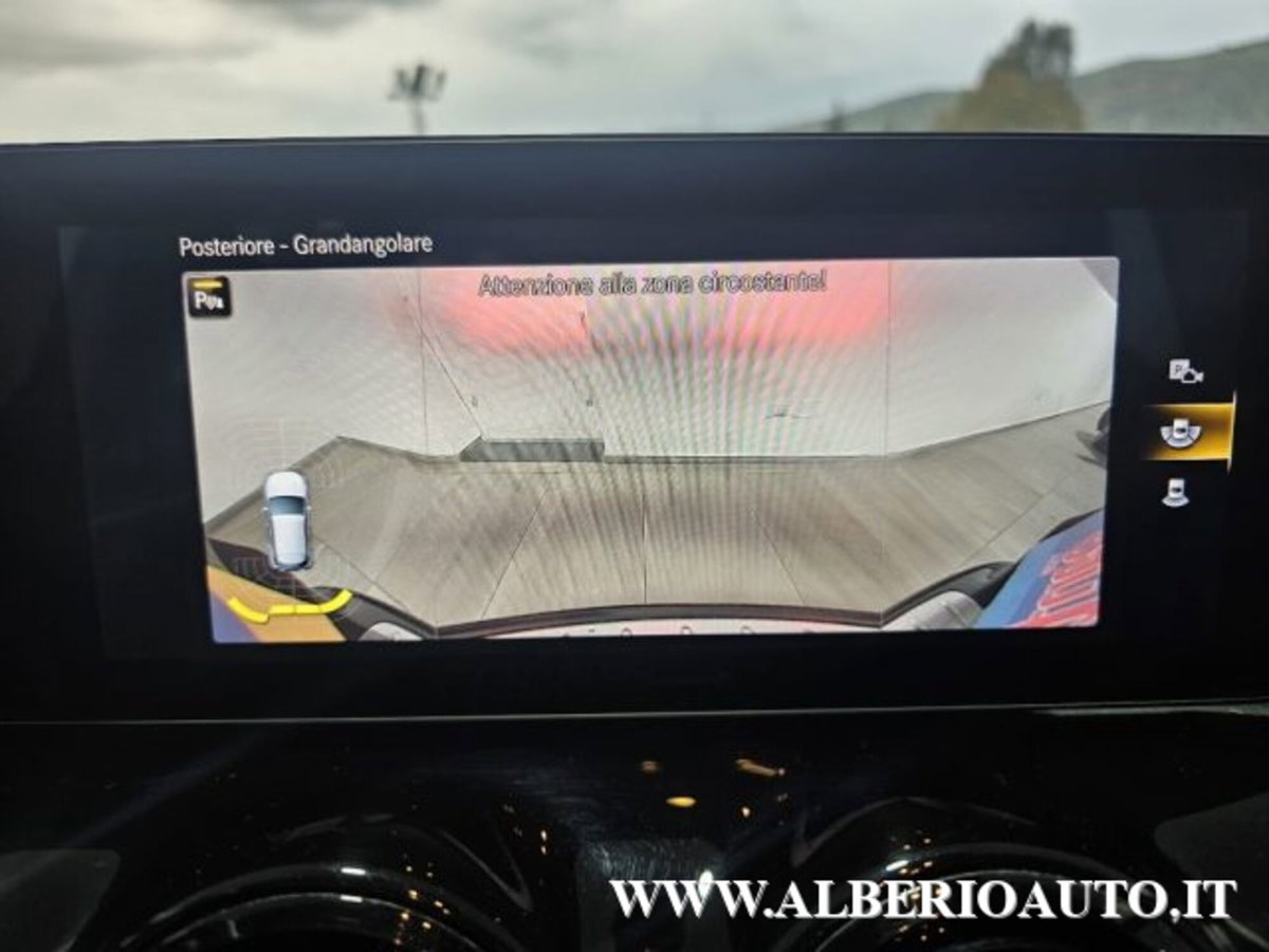 Mercedes-Benz GLA SUV 200 d Automatic Business (16)