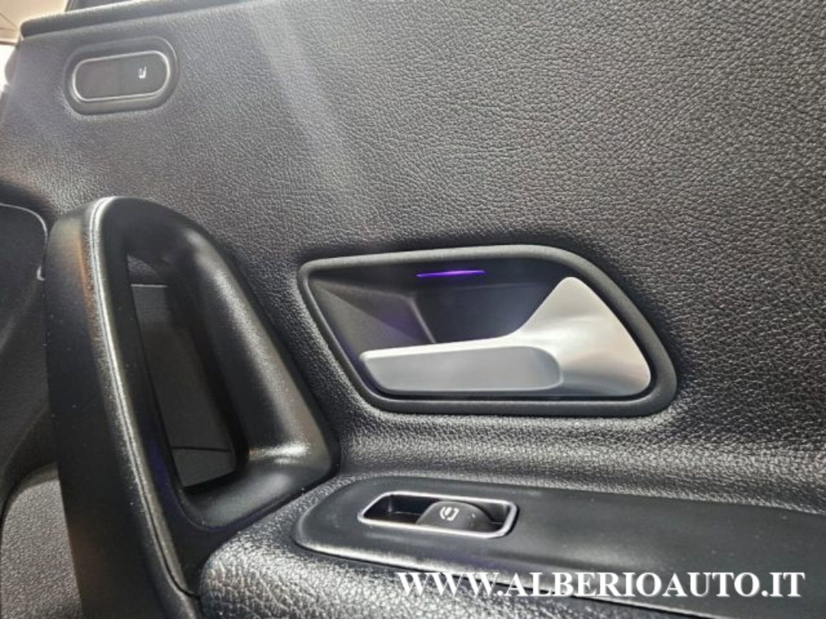 Mercedes-Benz Classe A Sedan 180 d Automatic 4p. Business (11)