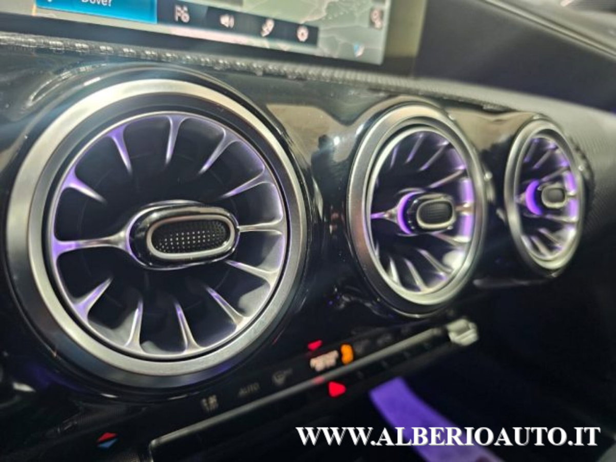 Mercedes-Benz Classe A Sedan 180 d Automatic 4p. Business (14)