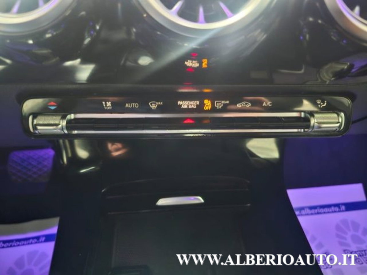 Mercedes-Benz Classe A Sedan 180 d Automatic 4p. Business (17)