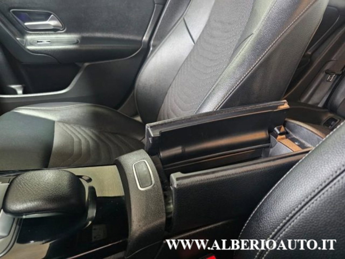 Mercedes-Benz Classe A Sedan 180 d Automatic 4p. Business (19)