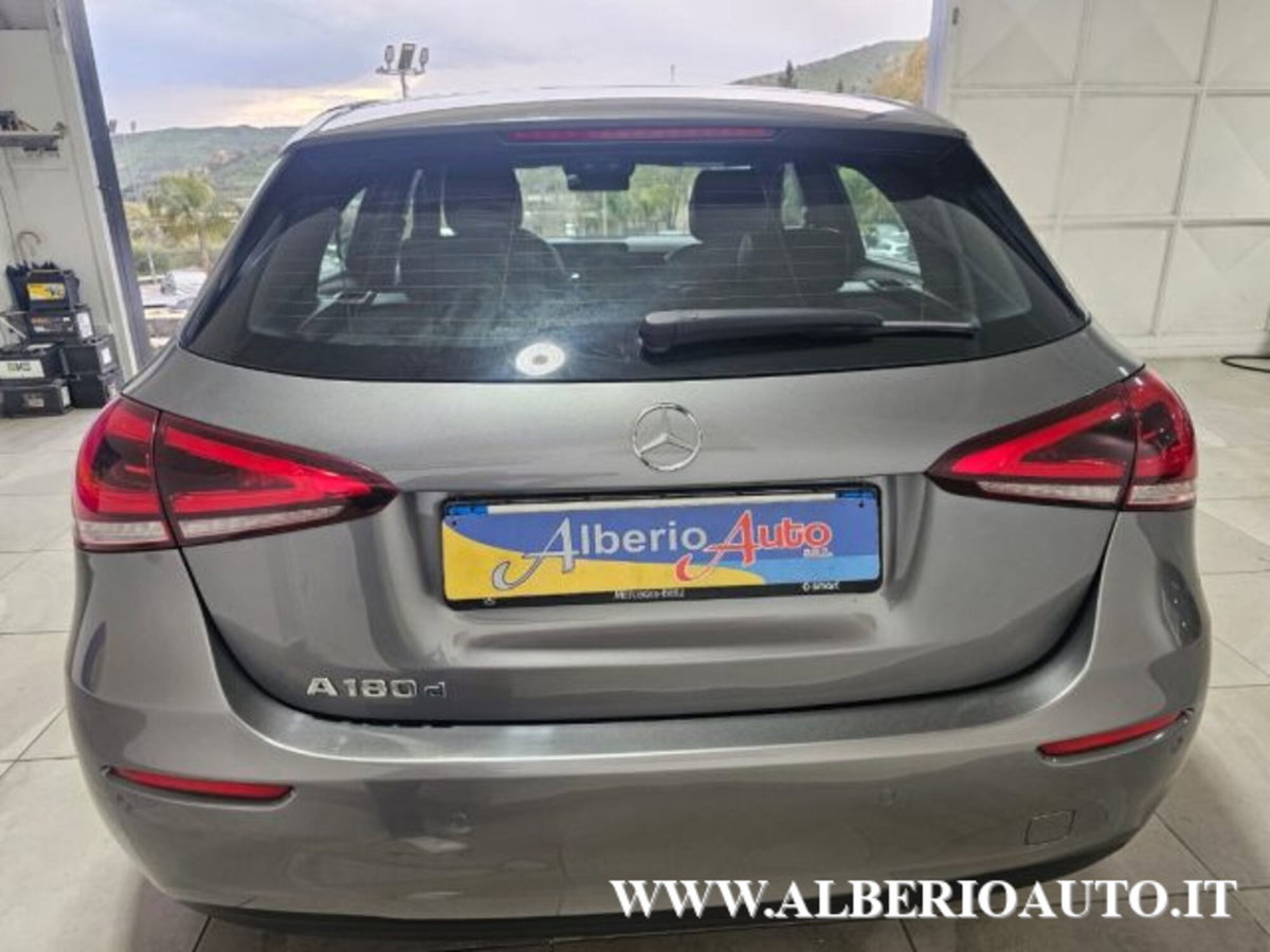 Mercedes-Benz Classe A Sedan 180 d Automatic 4p. Business (4)