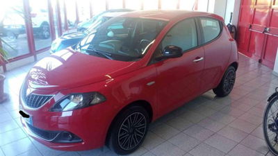 Lancia Ypsilon 1.0 FireFly 5 porte S&S Hybrid Gold Plus usata