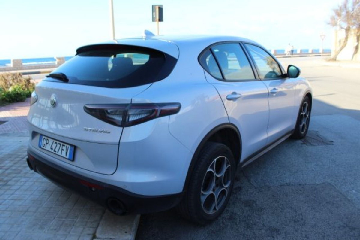 Alfa Romeo Stelvio Stelvio 2.2 Turbodiesel 160 CV AT8 RWD Sprint (4)