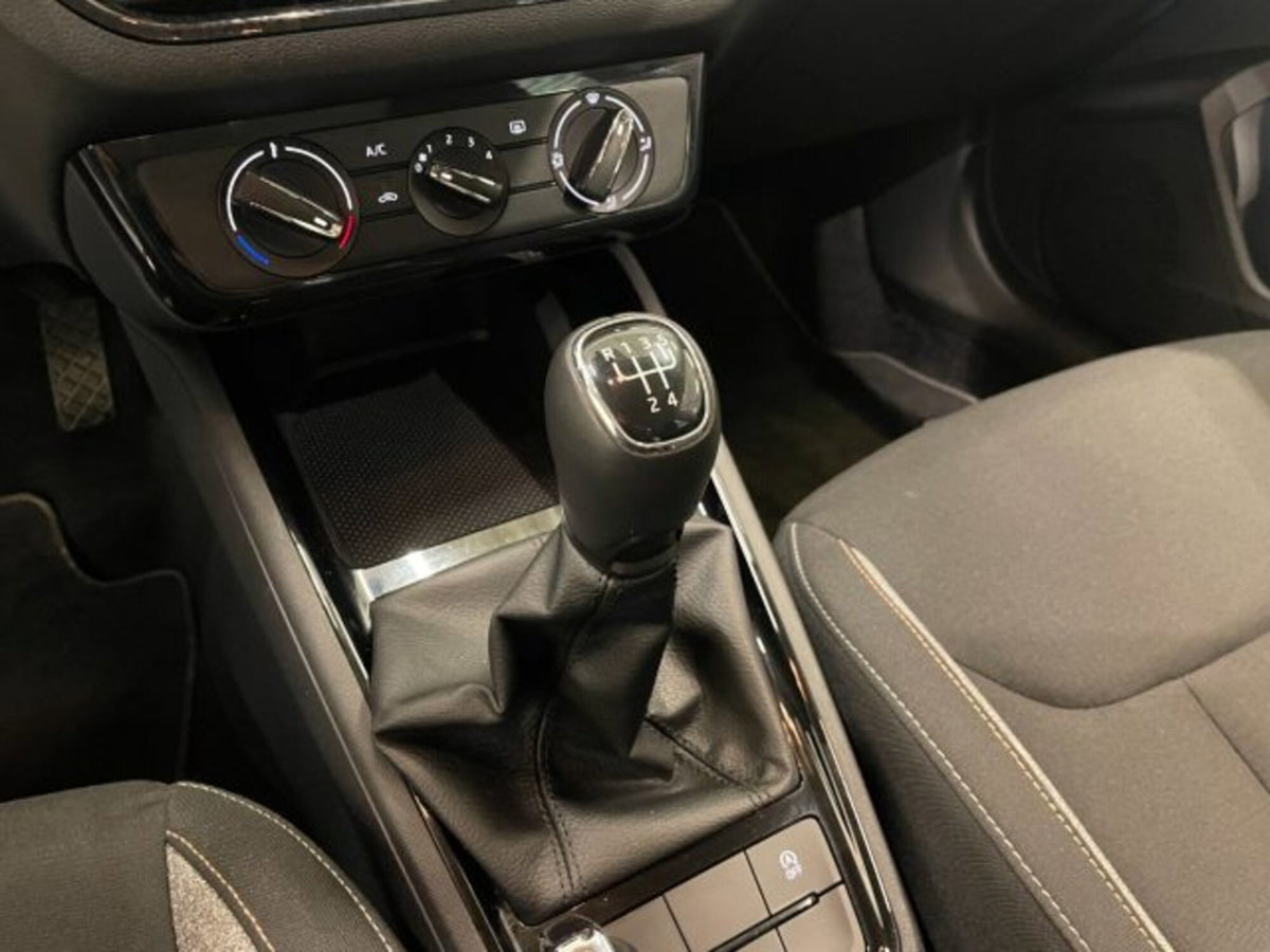 Skoda Kamiq 1.0 tsi Selection 95cv (8)