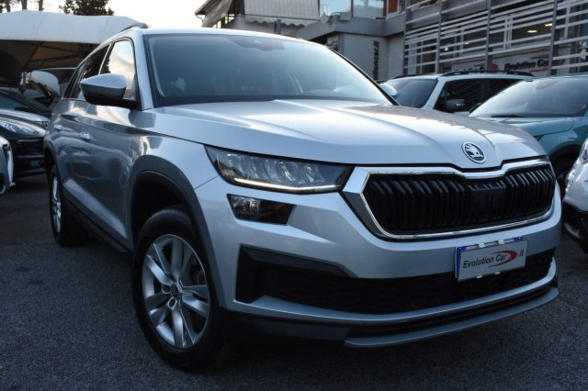 Skoda Kodiaq 2.0 TDI EVO SCR 4x4 DSG 7 posti Sportline (2)