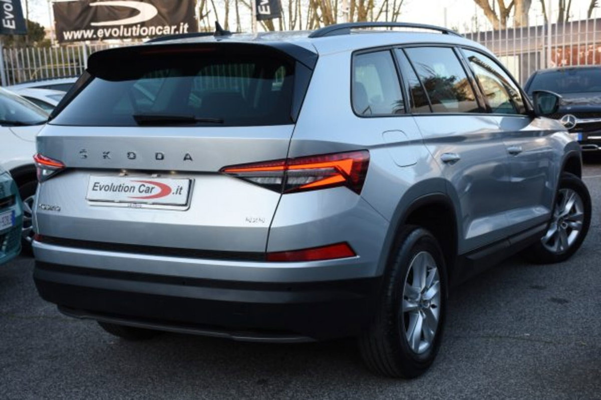 Skoda Kodiaq 2.0 TDI EVO SCR 4x4 DSG 7 posti Sportline (3)