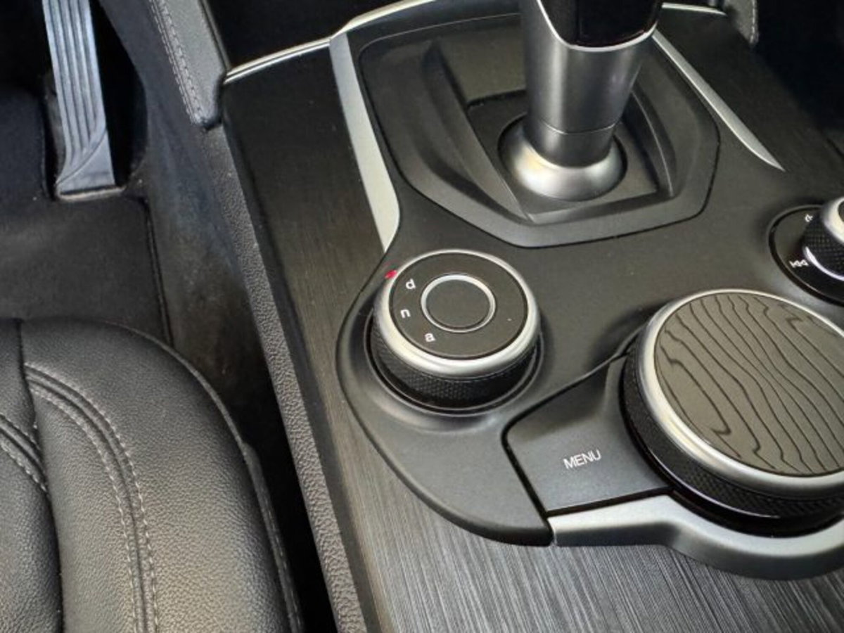 Alfa Romeo Stelvio Stelvio 2.2 Turbodiesel 180 CV AT8 Q4 Super (20)