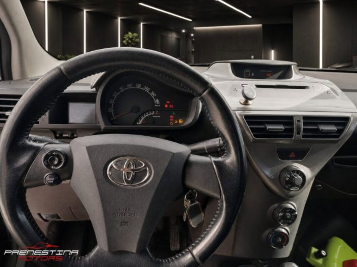 Toyota iQ 1.0 Multidrive (7)