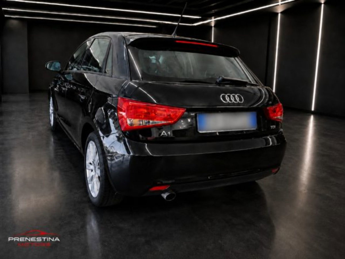 Audi A1 Sportback 1.6 TDI S tronic Ambition (2)