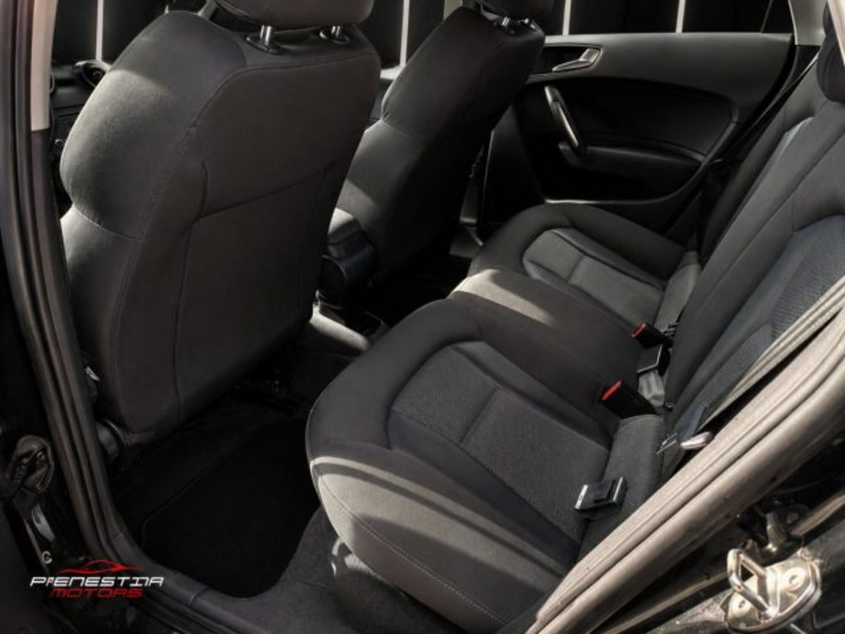Audi A1 Sportback 1.6 TDI S tronic Ambition (7)
