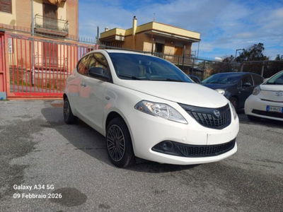 Lancia Ypsilon 1.0 FireFly 5 porte S&S Hybrid Ecochic A. Ferretti usata