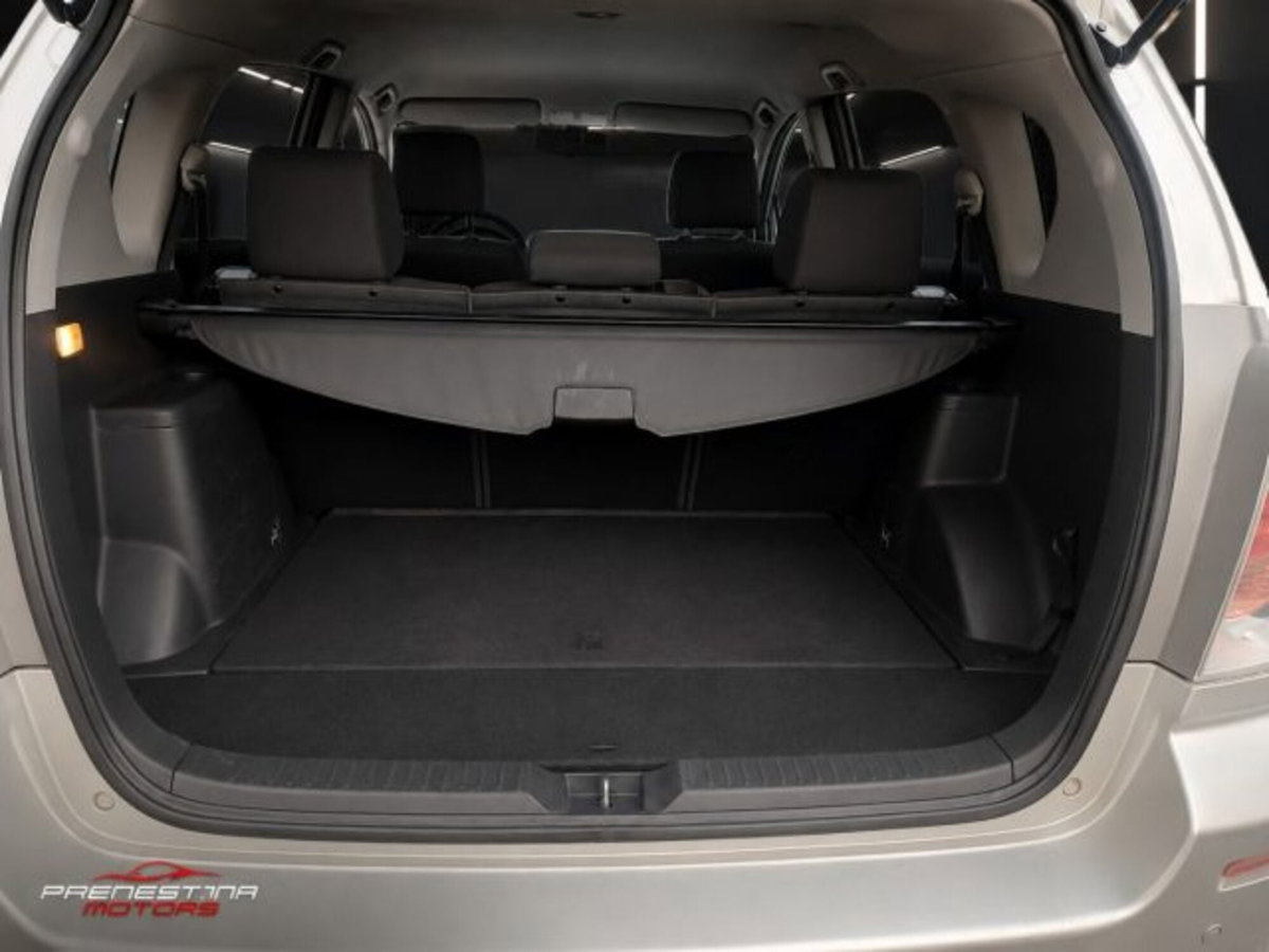 Toyota Corolla Verso 2.2 16V D-4D DPF Sol (6)