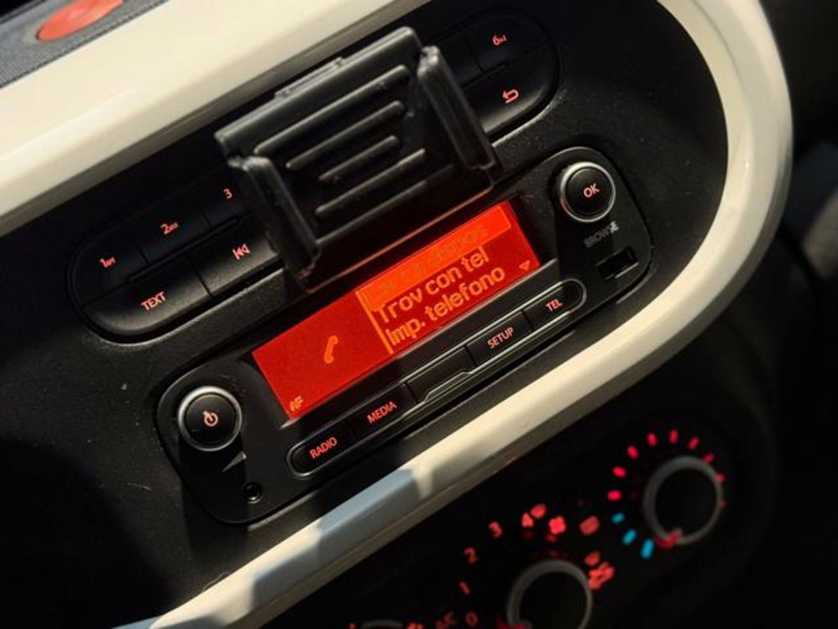 Renault Twingo SCe Stop&Start Intens (16)