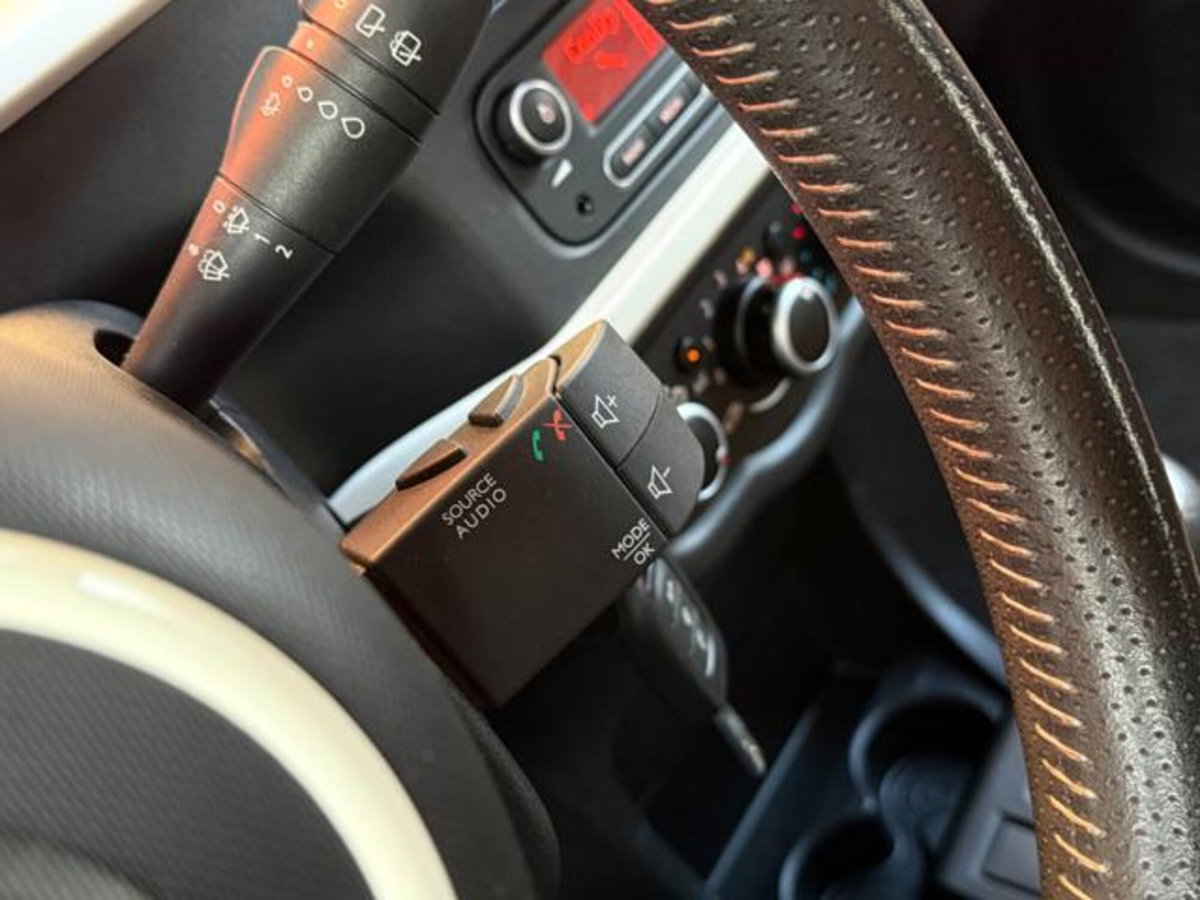 Renault Twingo SCe Stop&Start Intens (17)