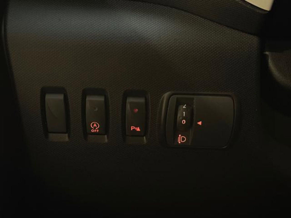 Renault Twingo SCe Stop&Start Intens (19)