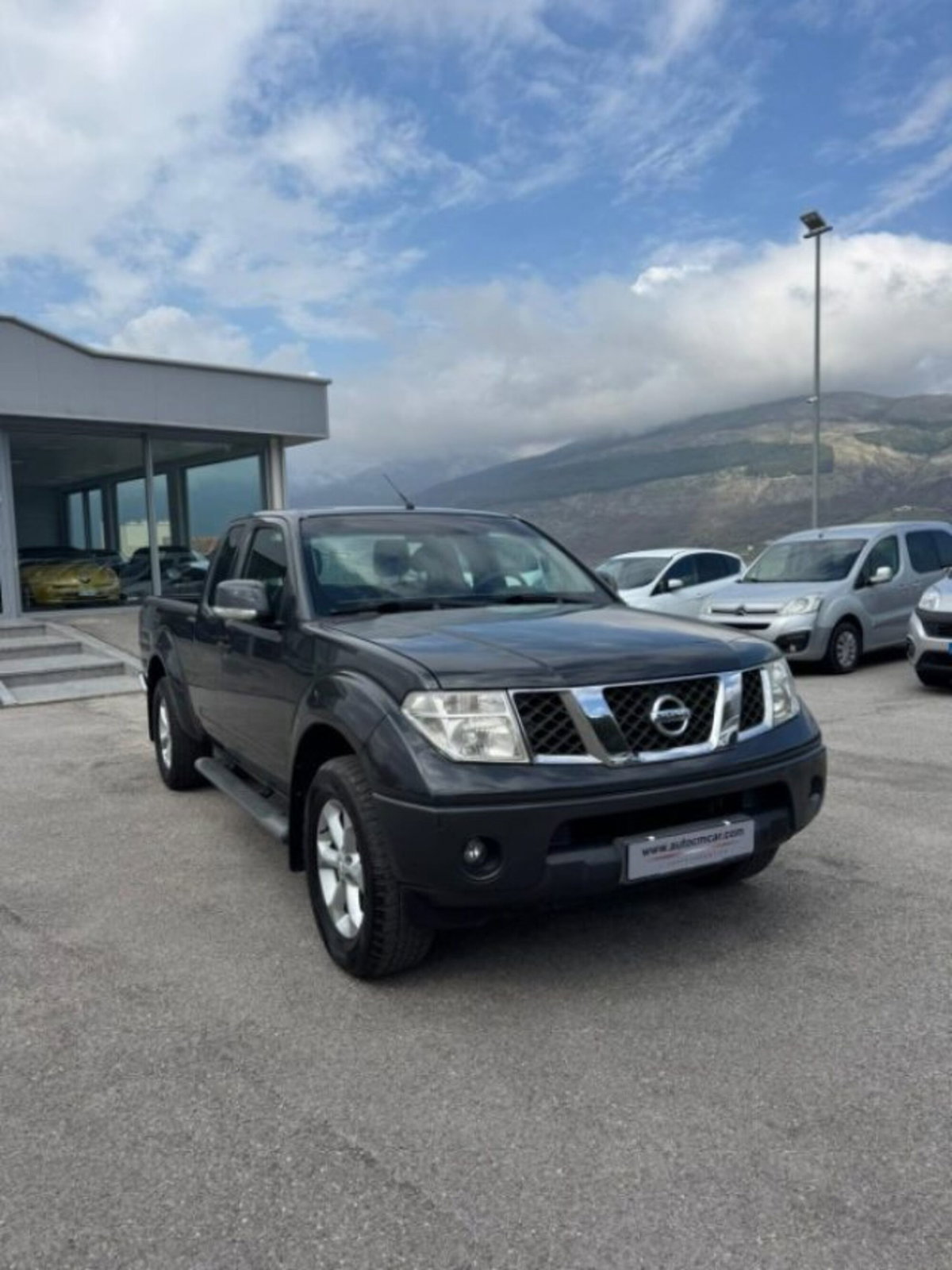 Nissan Navara 2.5 dCi 2 porte King Cab XE (2)