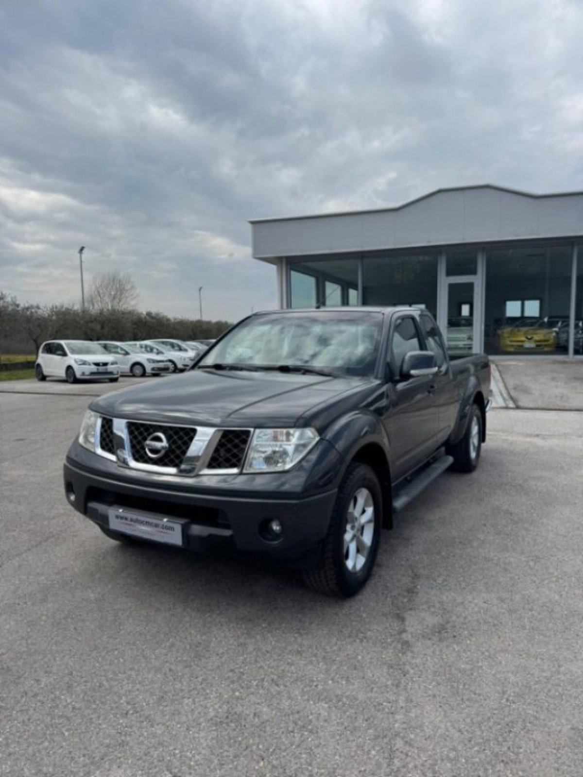 Nissan Navara 2.5 dCi 2 porte King Cab XE (3)