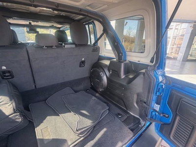 Jeep Wrangler Unlimited 2.0 Turbo Sahara (12)
