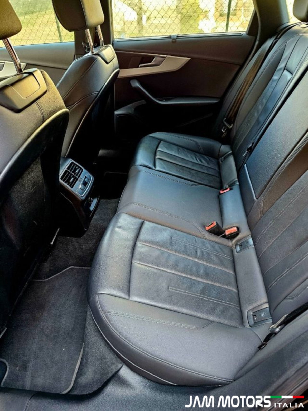 Audi A4 Avant 40 TDI quattro S tronic S line edition (10)