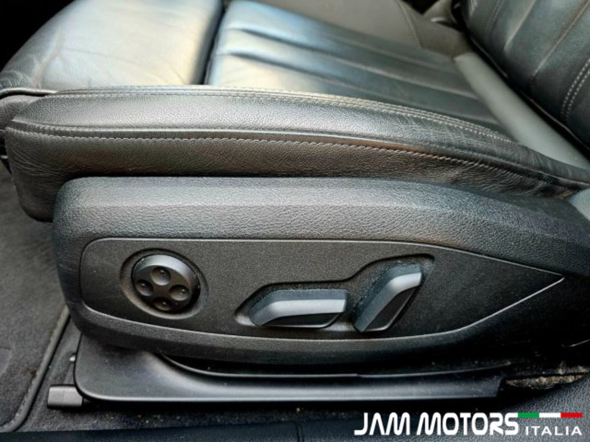 Audi A4 Avant 40 TDI quattro S tronic S line edition (15)