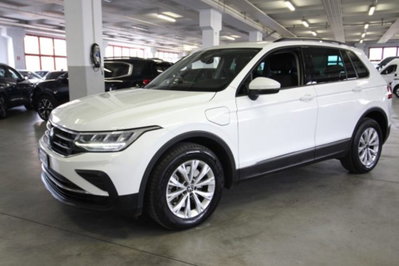 Volkswagen Tiguan 1.4 TSI eHYBRID DSG Life (2)