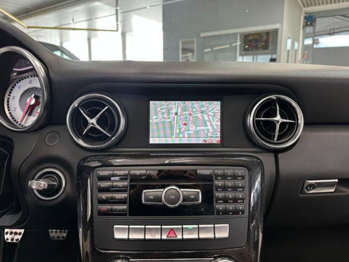 Mercedes-Benz SLK 200 CGI Premium (11)