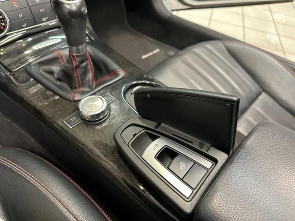 Mercedes-Benz SLK 200 CGI Premium (14)
