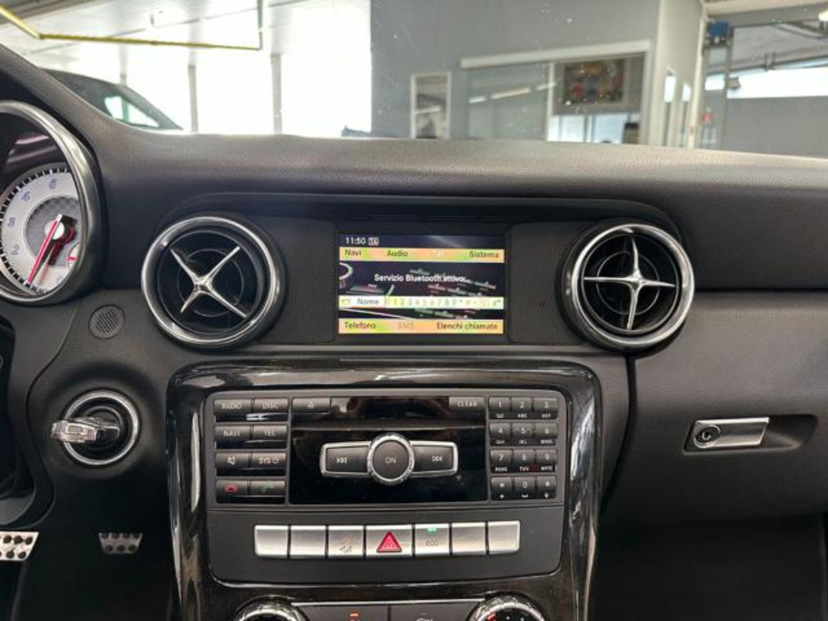 Mercedes-Benz SLK 200 CGI Premium (18)