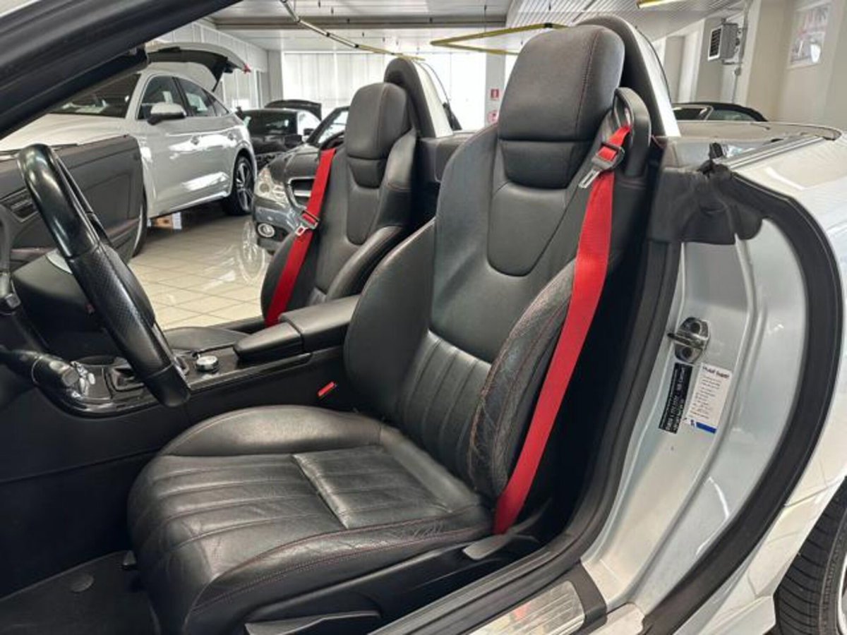 Mercedes-Benz SLK 200 CGI Premium (9)