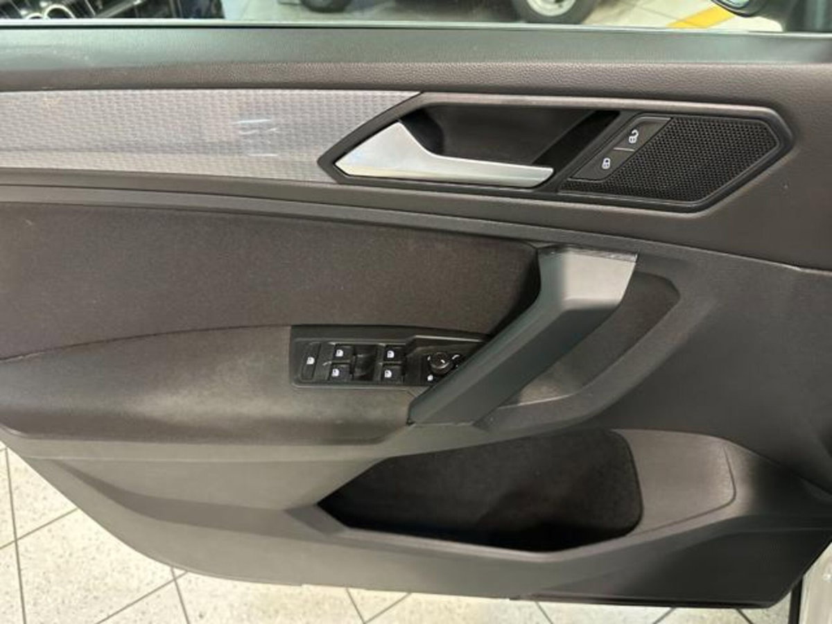 Volkswagen Tiguan Allspace 2.0 tdi Life 150cv dsg (16)