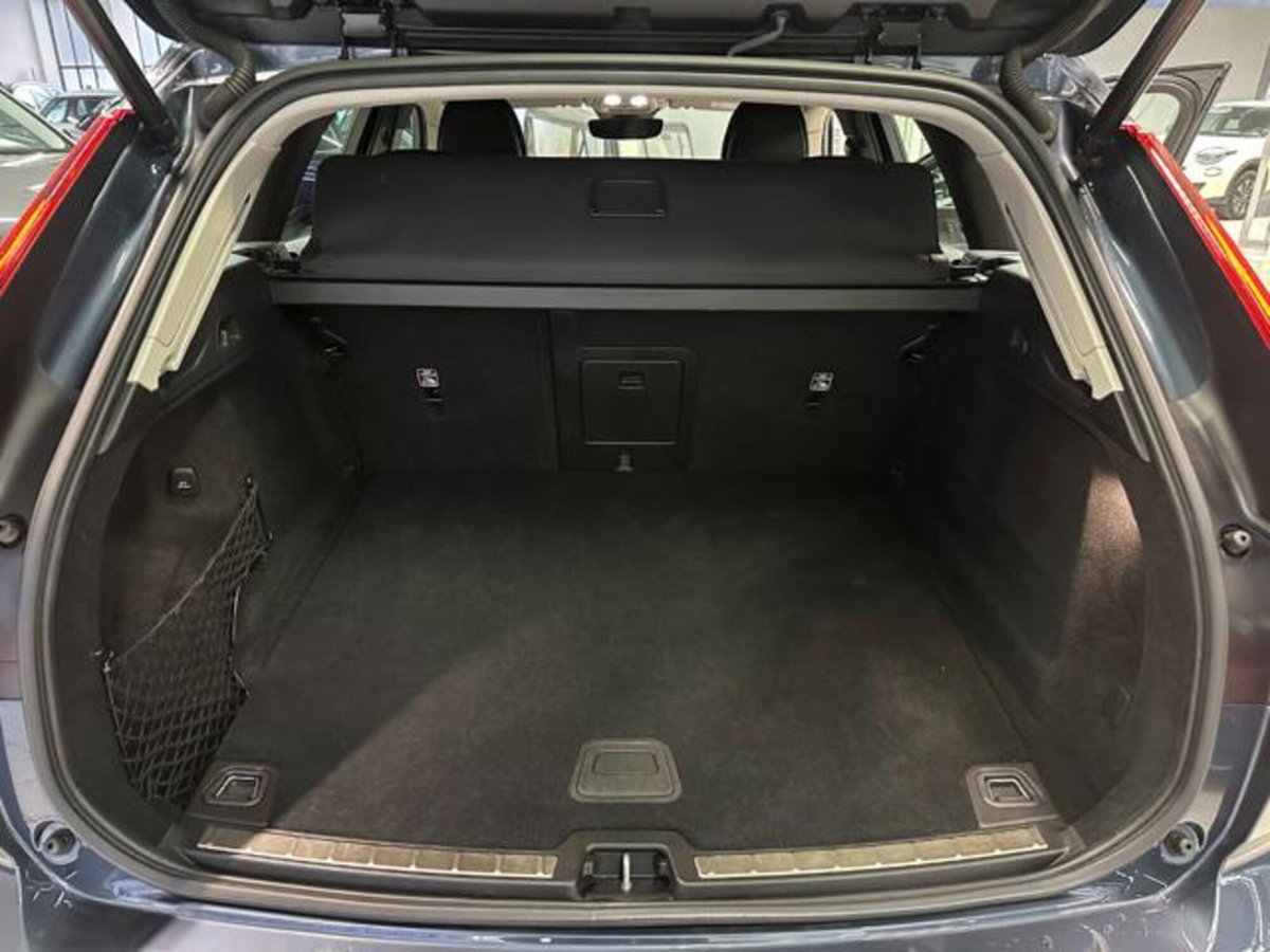 Volvo XC60 B4 automatico Core (15)