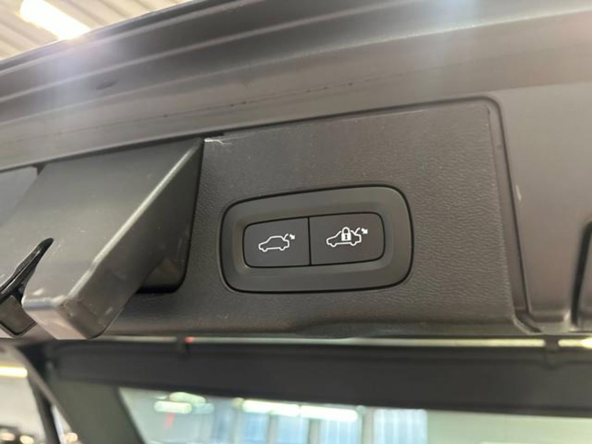 Volvo XC60 B4 automatico Core (17)