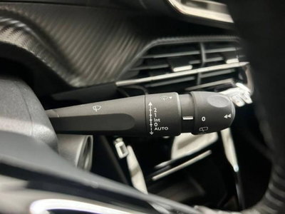 Peugeot 2008 PureTech 100 S&S Allure (15)