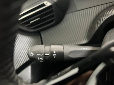 Peugeot 2008 PureTech 100 S&S Allure (16)