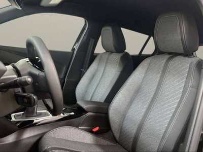 Peugeot 2008 PureTech 100 S&S Allure (9)