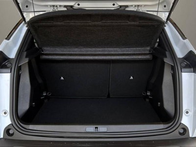 Peugeot 2008 PureTech 100 S&S Allure (7)
